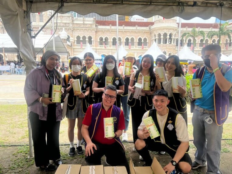 Leo Club’s Paper Straw Distribution at the Life & Lions Joint Project