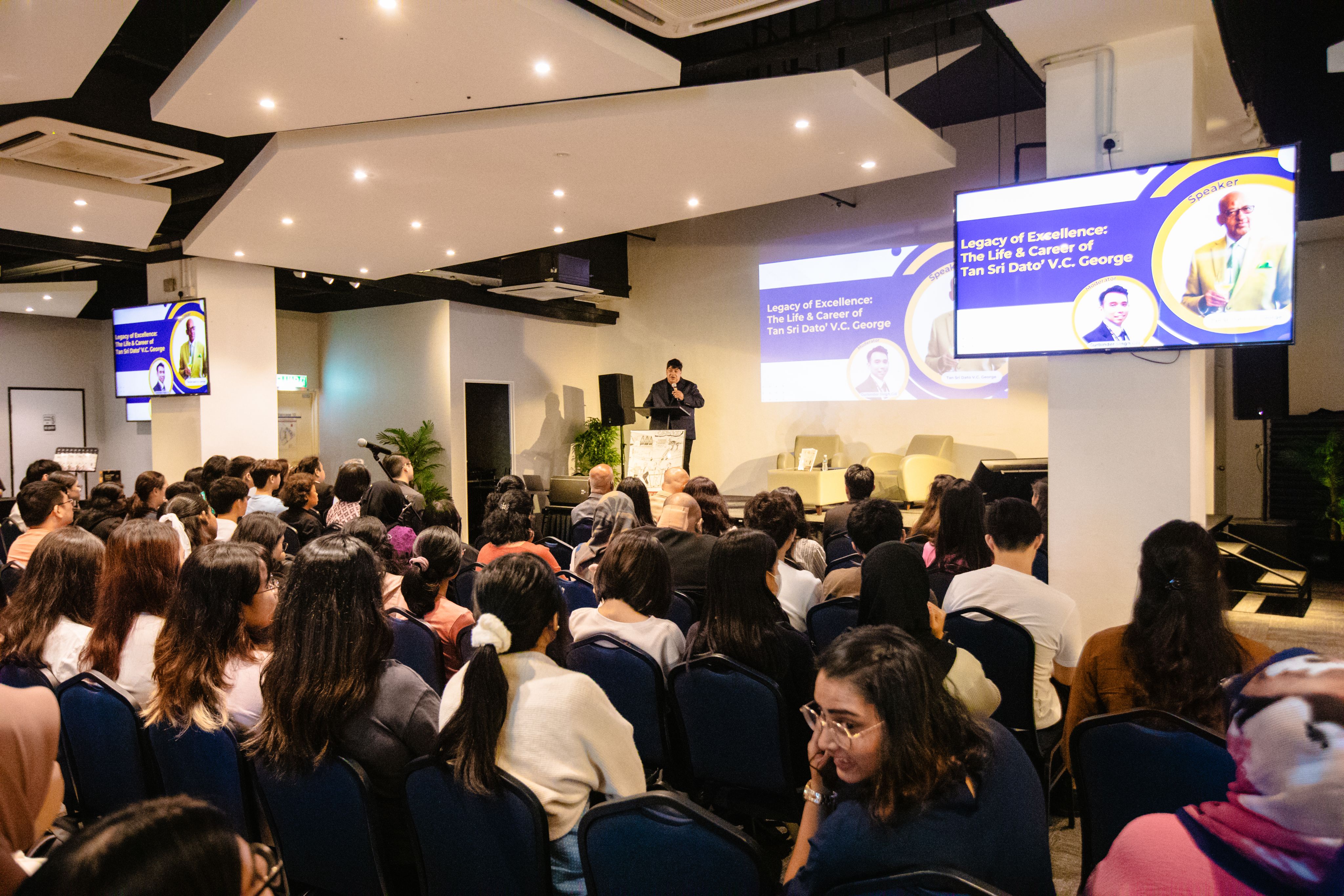 Mr Raja Singham, Chief Future Officer of the BAC Education Group, introduces Tan Sri Dato' V.C. George.