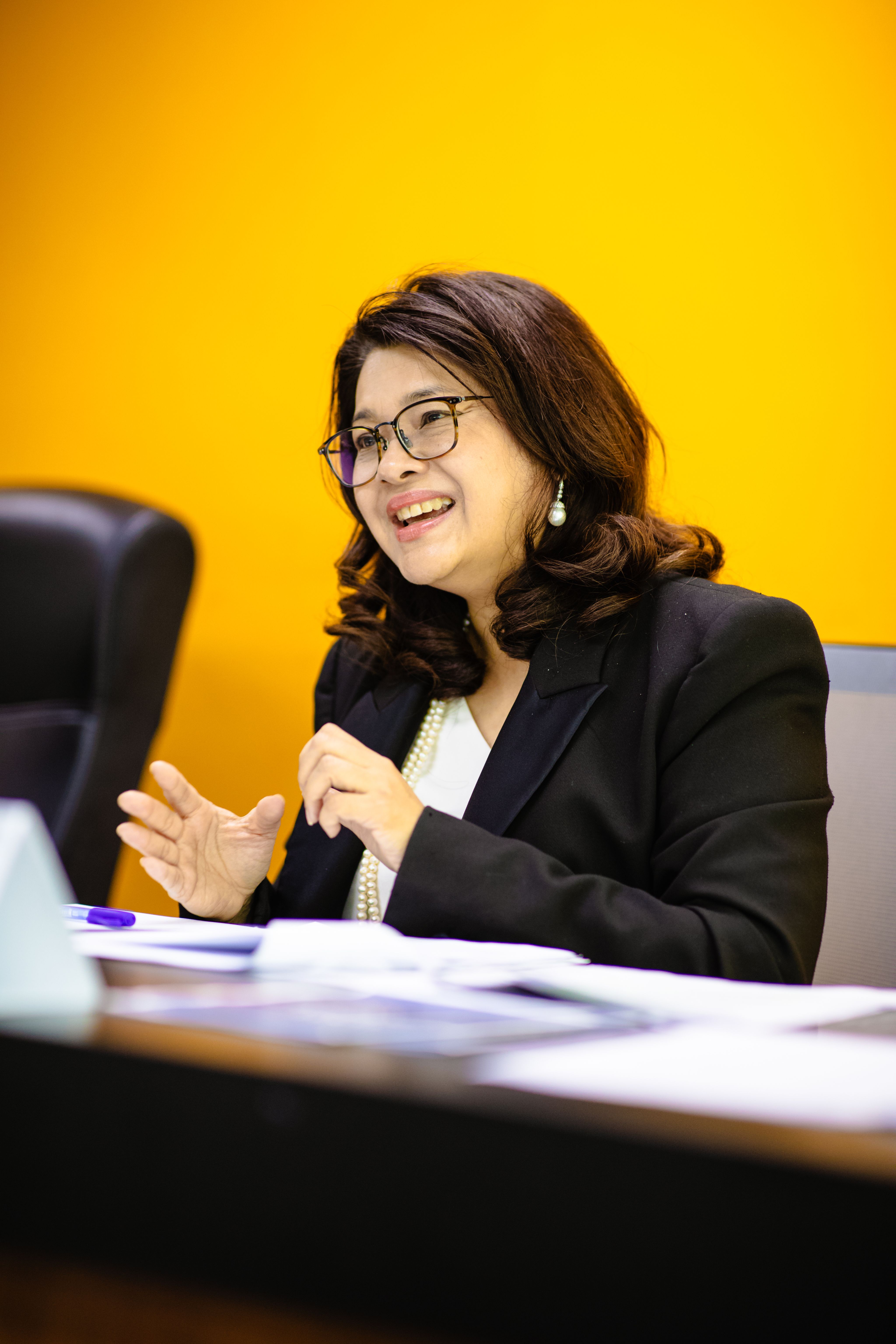 A person smiling with peace signs

AI-generated content may be incorrect.