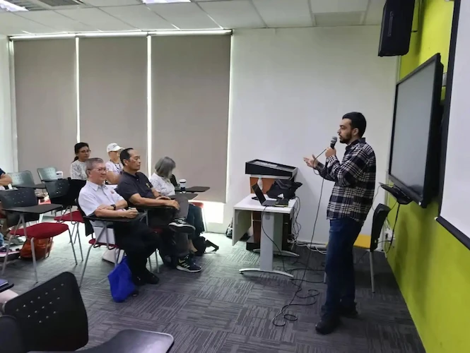 UNIMY Student Empowers Seniors Through CapCut Workshop